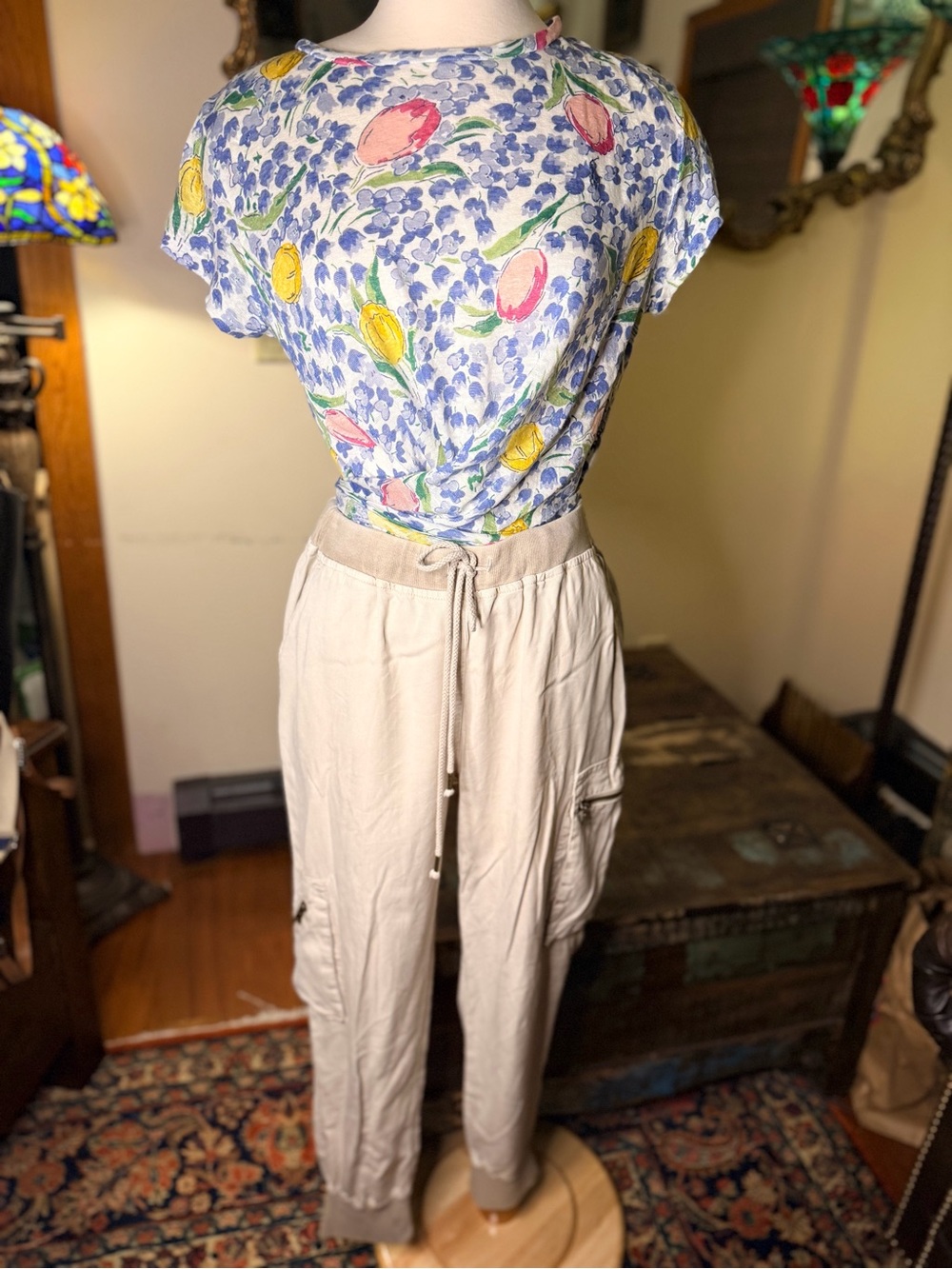 Outfit-Floral Printed Linen Lauren Tie Front Top w/Ramie Cargo Pants